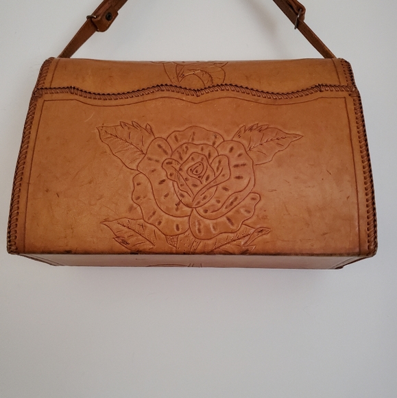 Leather Floral Embossed Hobo Envelope Vintage Box-Bag with Buckle Opening - Picture 3 of 13
